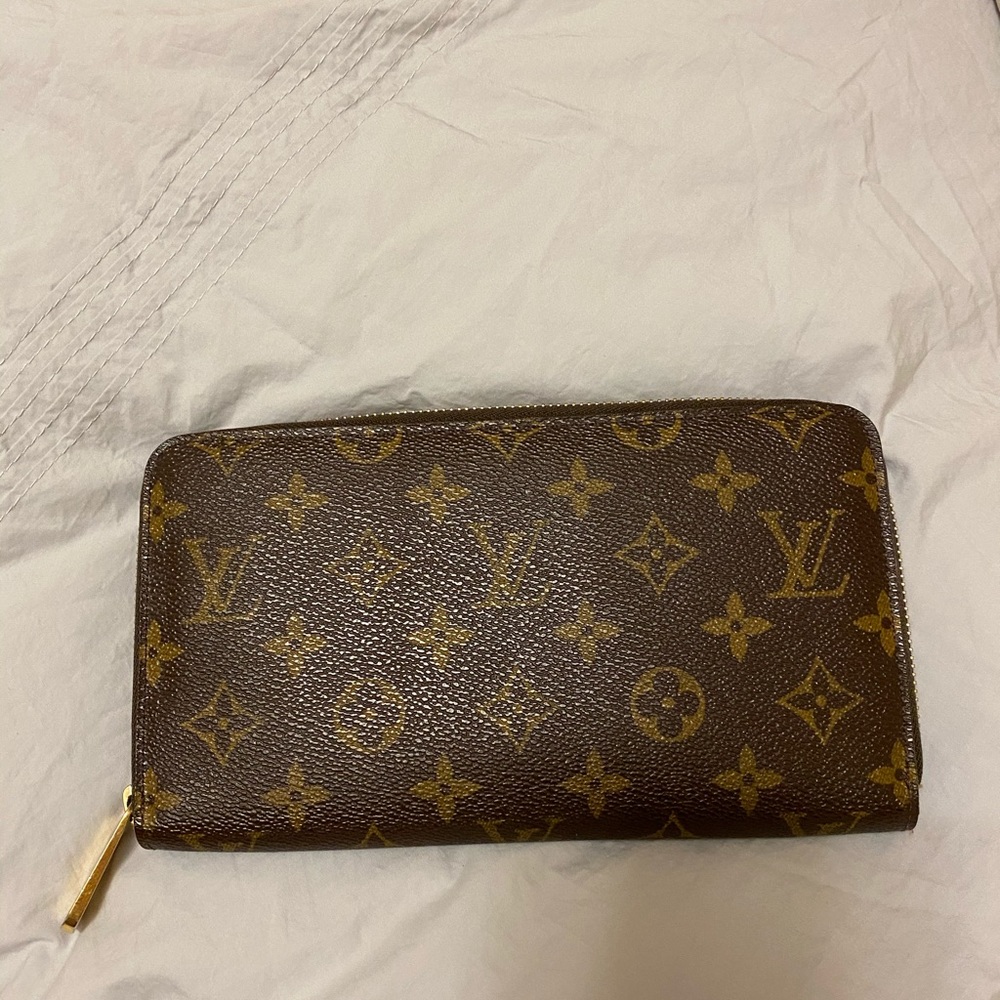 Louis vuitton zippy monogram wallet